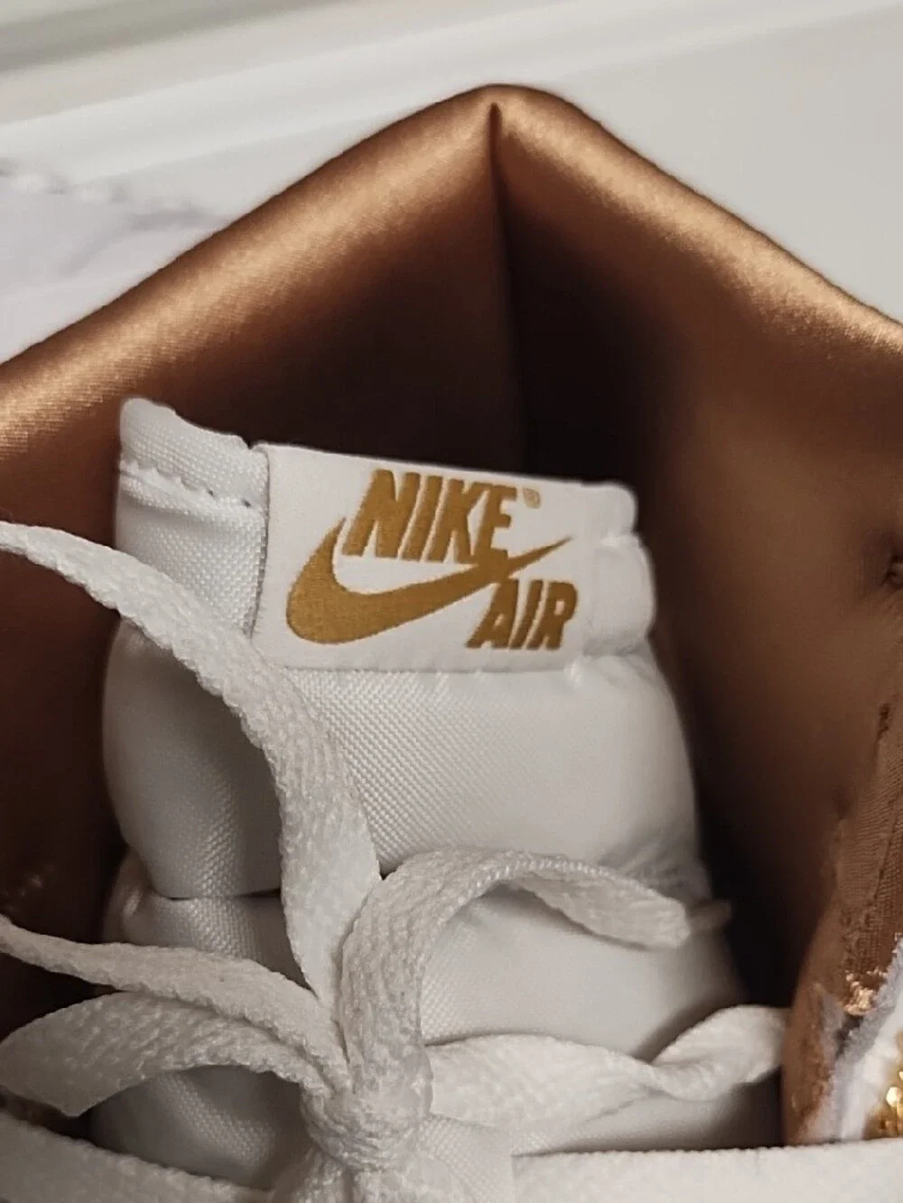 Jordan 1 Retro OG High| Size 11.5 (Women)/ 10 (Men) | Metallic Gold, White